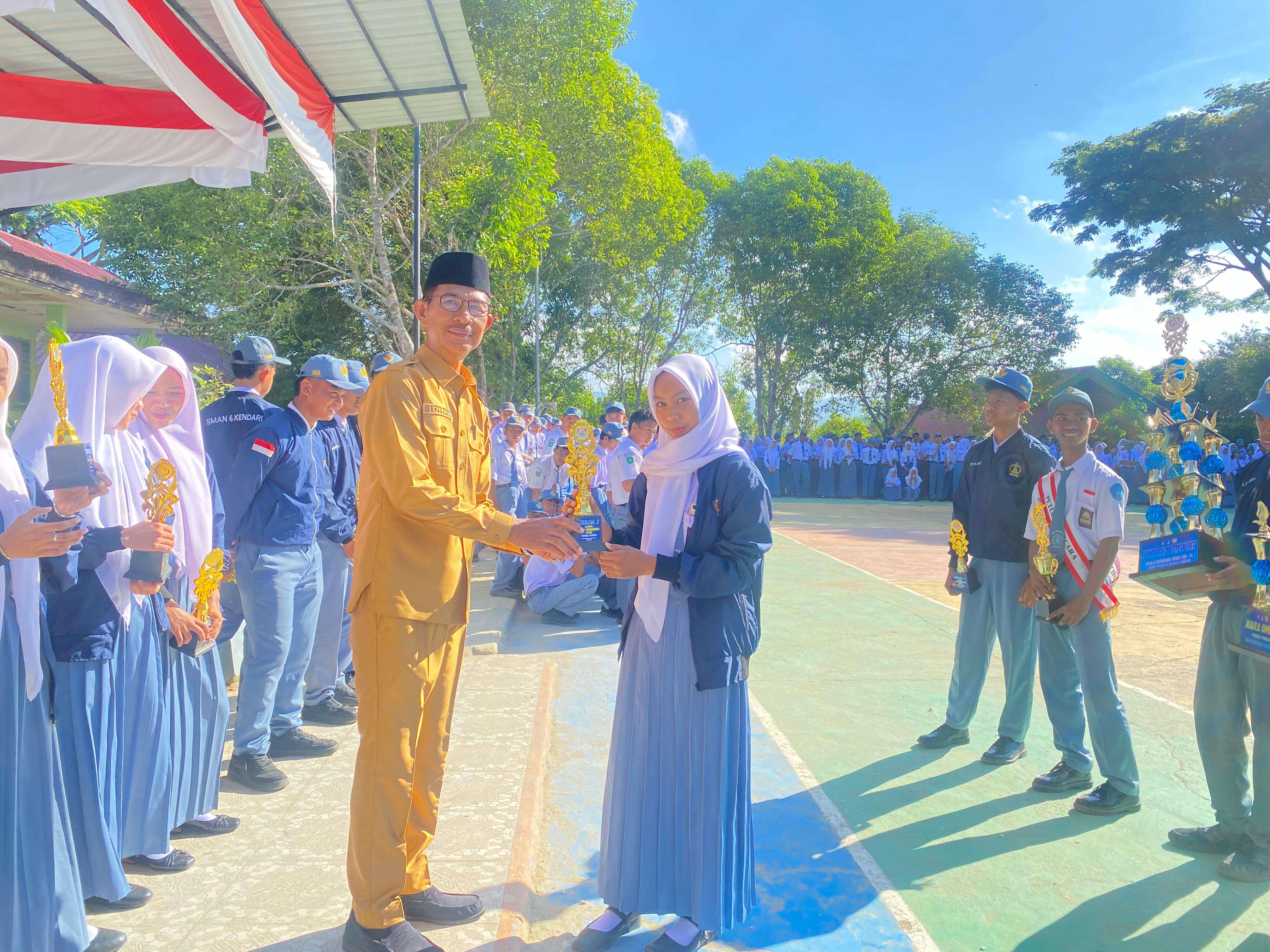 Penyerahan Piagam dan Piala Gold Generation Scout Vol. 3 Pramuka Wonua Sakti